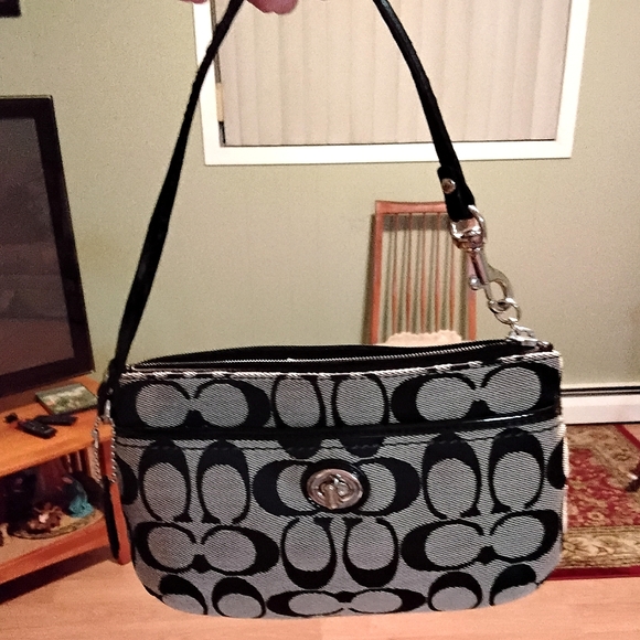 Coach Signature Turnlock And Zip Wrislet Black And Gray - Picture 13 of 16